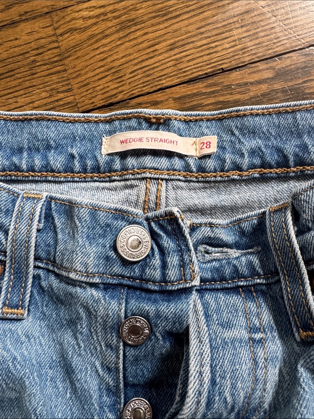 Levi’s Wedgie Straight Jeans, Size 28, Inseam 25.5, Excellent Used Condition